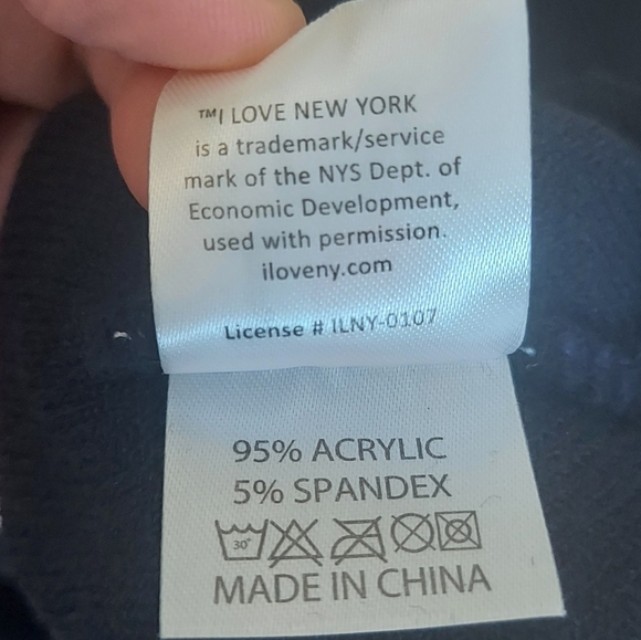 I  ❤ New York Knit Winter Hat - Picture 4 of 5